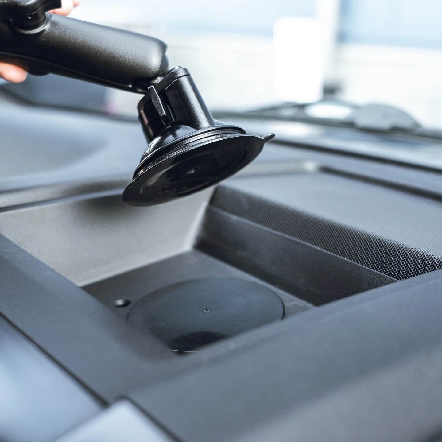 RAP-350-35BU Klebe-Pad für Saugnapfsysteme zum Aufkleben auf Armaturenbrett 3