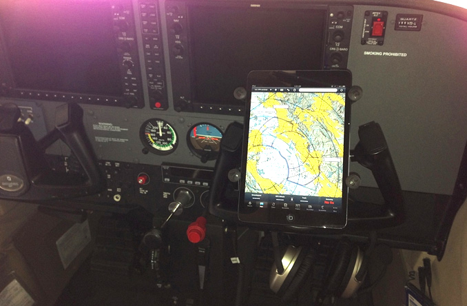 RAM-B-121-UN8U X-Grip Halterung für 7-8 Zoll Tablets für Steuerhorn und Rohrsysteme 7