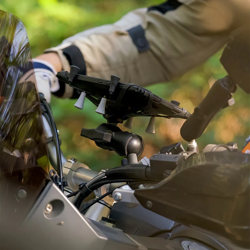 RAM-HOL-UN8BCU X-Grip Universalhalteklammer mit C-Kugel für 7-8 Zoll Tablets 5