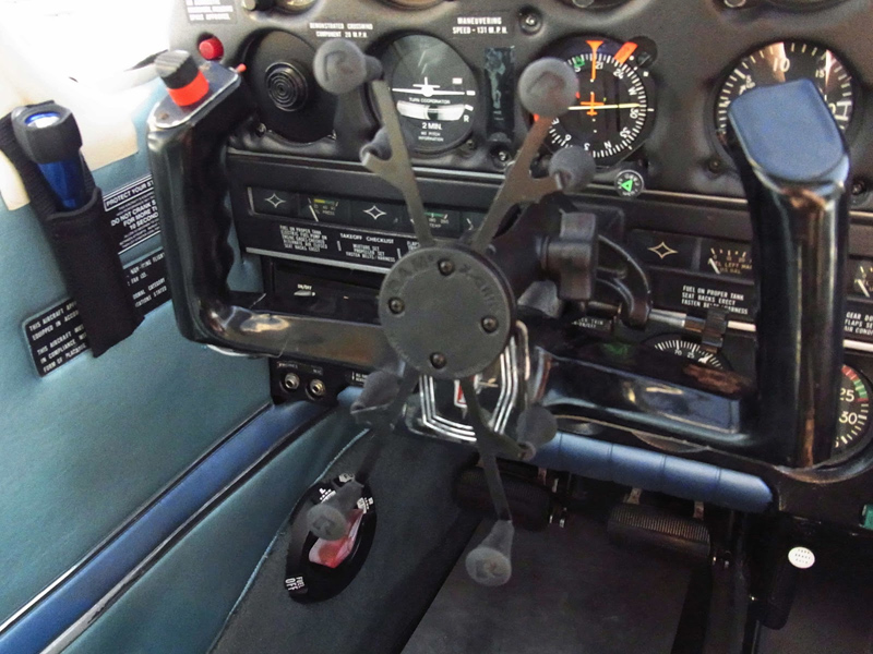 RAM-B-121-UN8U X-Grip Halterung für 7-8 Zoll Tablets für Steuerhorn und Rohrsysteme 3