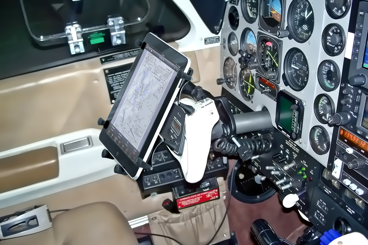 RAM-B-121-UN9U Luftfahrthalterung mit X-Grip Universal Halteklammer für 9-11" Tablets 3 RAM-B-121-UN9U Luftfahrthalterung mit X-Grip Universal Halteklammer für 9-11" Tablets 3